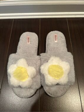 la Vie en Rose Daisy Plush Slipper Slides - Gray/Yellow - Size S/P